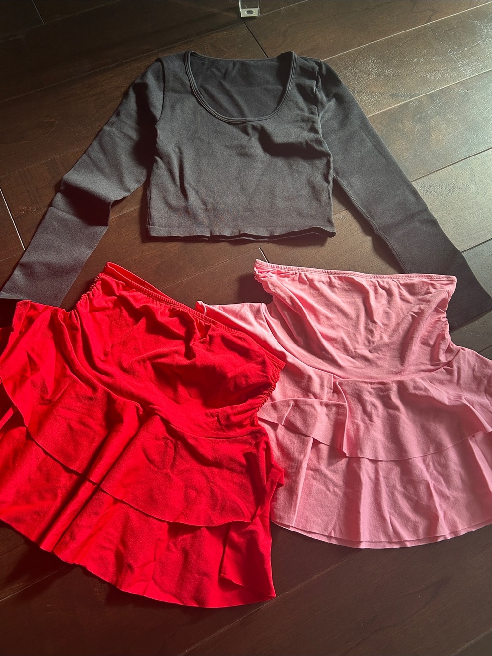 OQQ-Women’s bundle 2 Tiered Mini Skirts - Red / Pink 1 black top